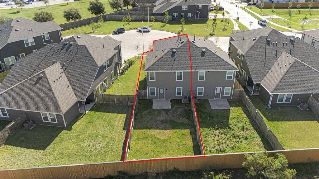 The possibilities are endless in thisfabulous backyard! Set up your grilland patio furniture to create theperfect space for enjoying qualitytime with family and friends.