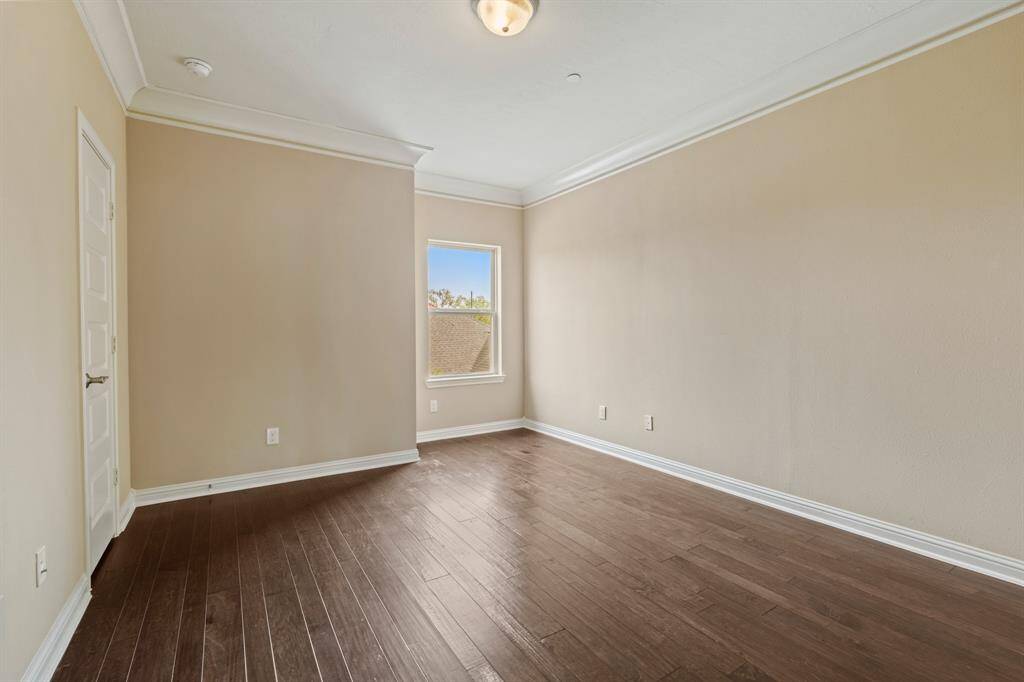 Upstairs bedroom 1