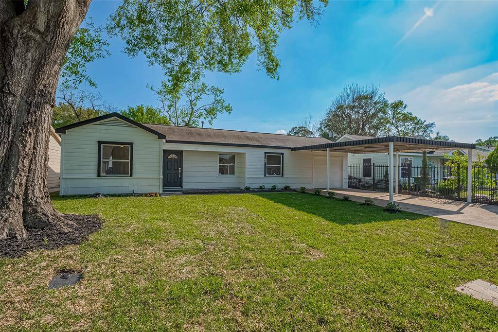 Welcome to 60 Farrell St, a beautifully renovated 3 bedroom,2 bathroom home!