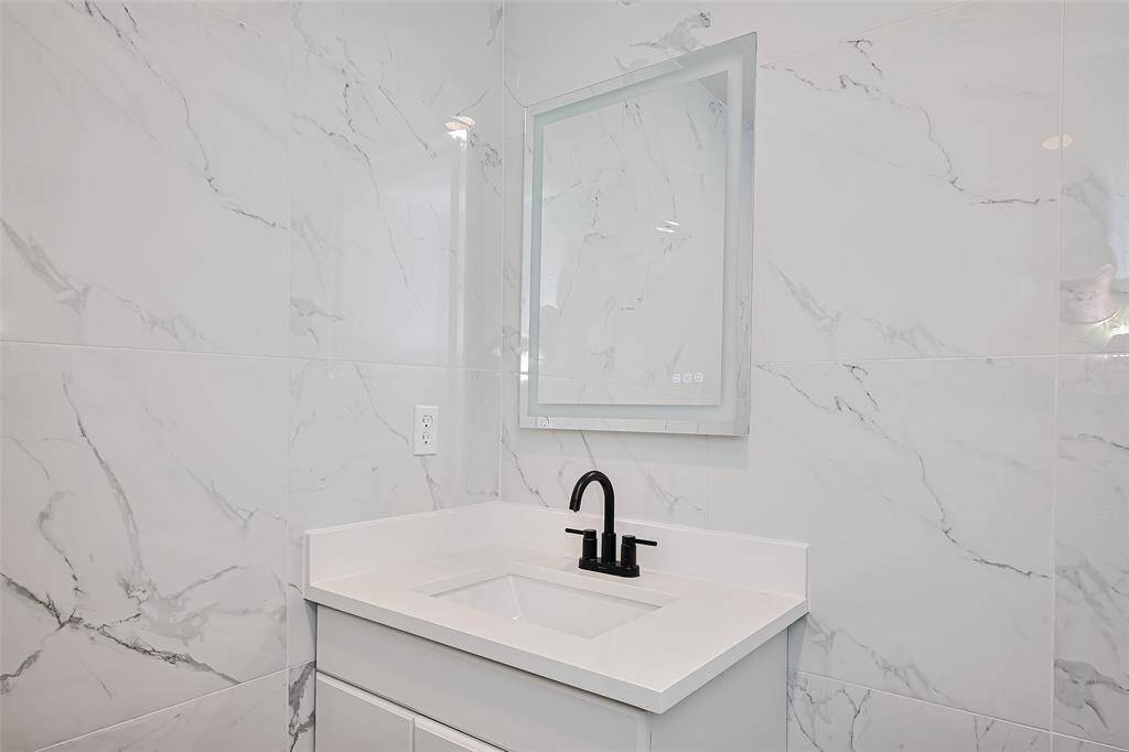 Improved mirror with multiple light settings.