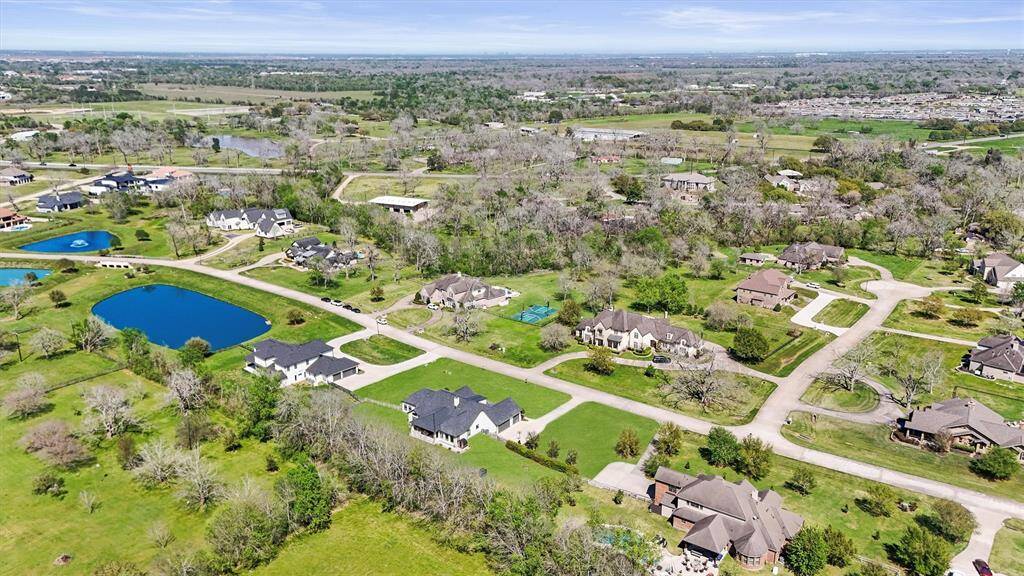 Located close to Hwy 59, Hwy 90 and 1093. Just a short drive into Houston. Experience country living close to city life!