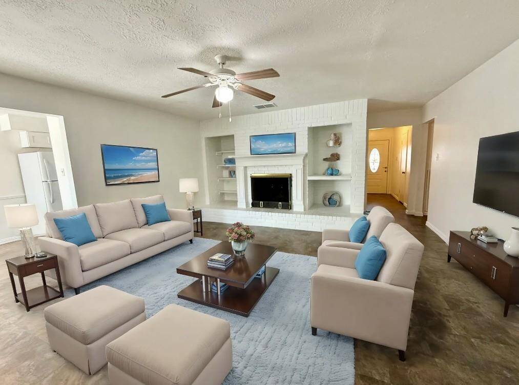 Living Room (virtually staged)