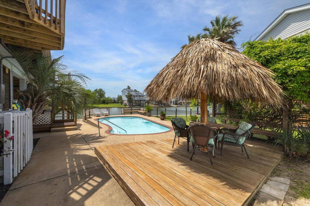 palapa by your pool