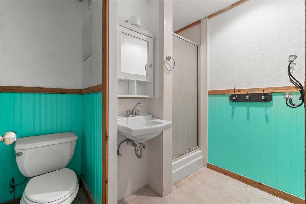 Full bathroom.