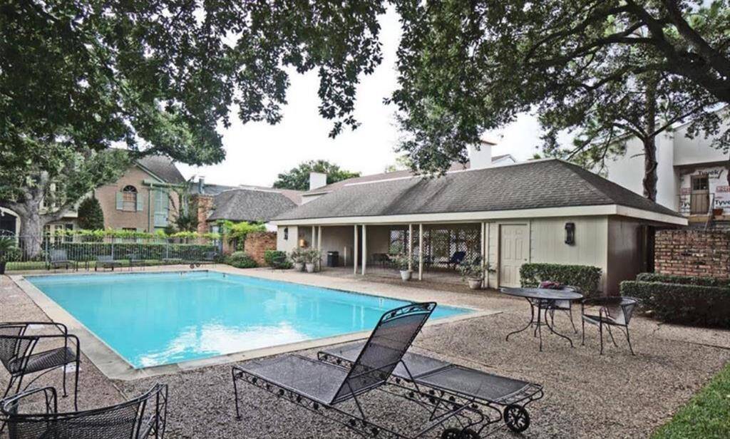 Community pool