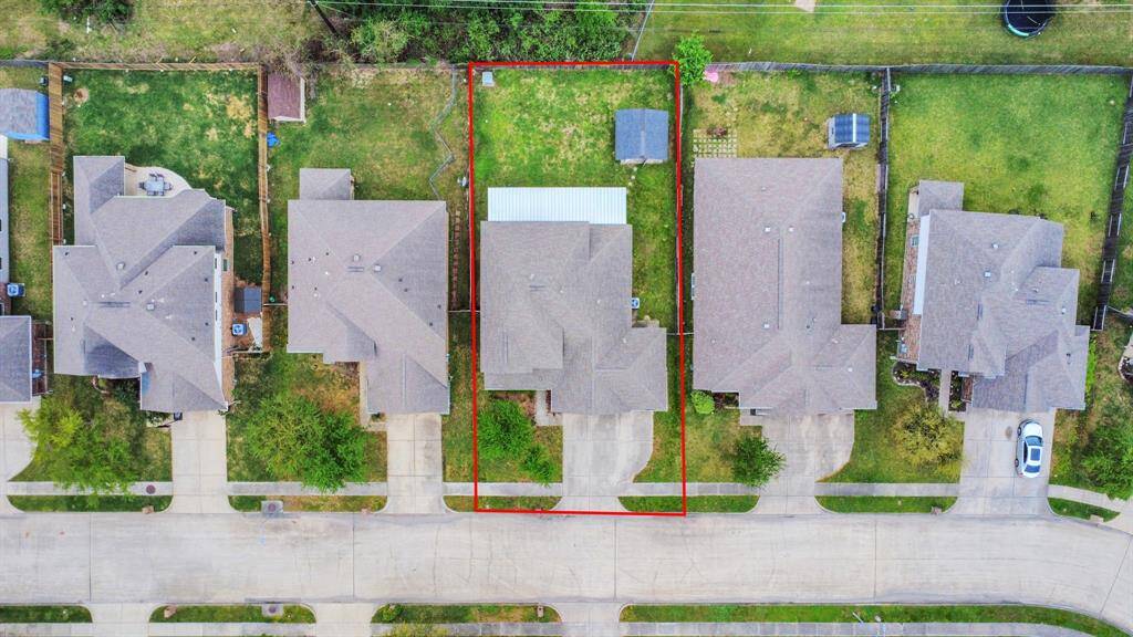 Big lot with no back neighbors