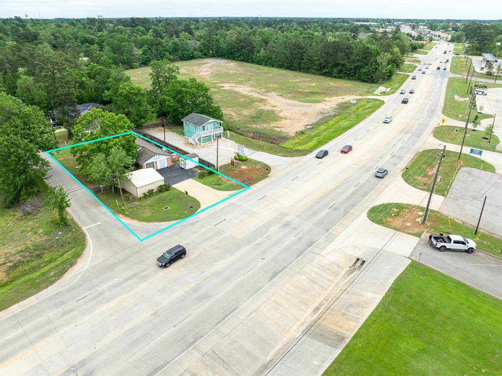Property is approximately 1 mile from I-45 and Willis