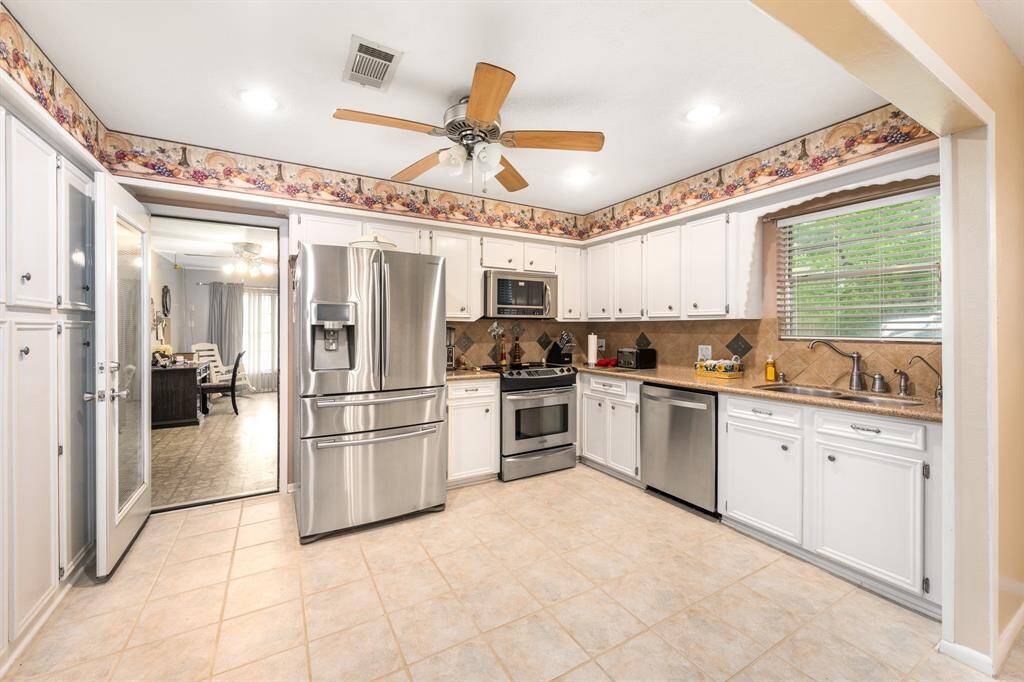 Kitchen and home office