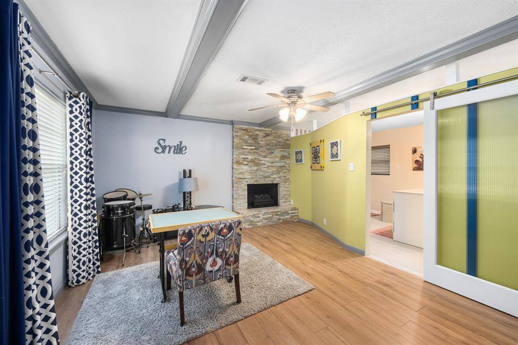 Sitting area / den