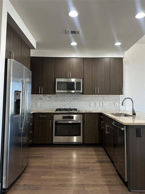 Kitchen - Gas stove