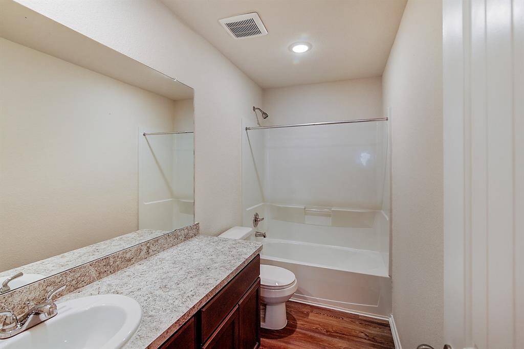 secondary bathroom