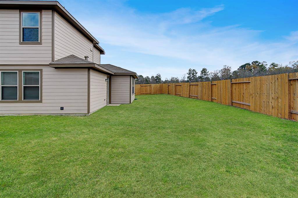 enjoy your private back yard!