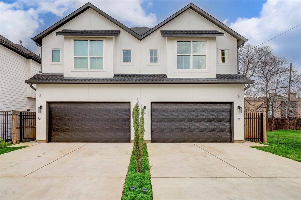 Welcome to 2133 Naomi St Unit B! The available unit is on the right, featuring a driveway for your guests’ convenience.