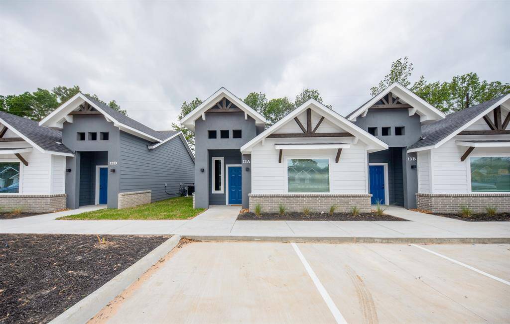Welcome to The Vintage Park at Lake Road Unit 13D