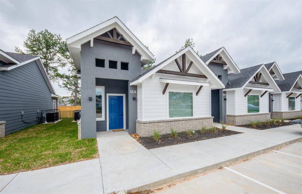 Fairly new construction fourplex