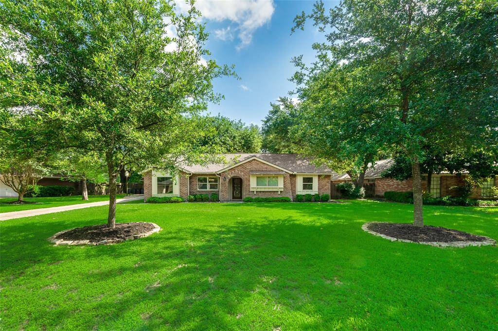 Welcome to 15518 Jersey Drive!