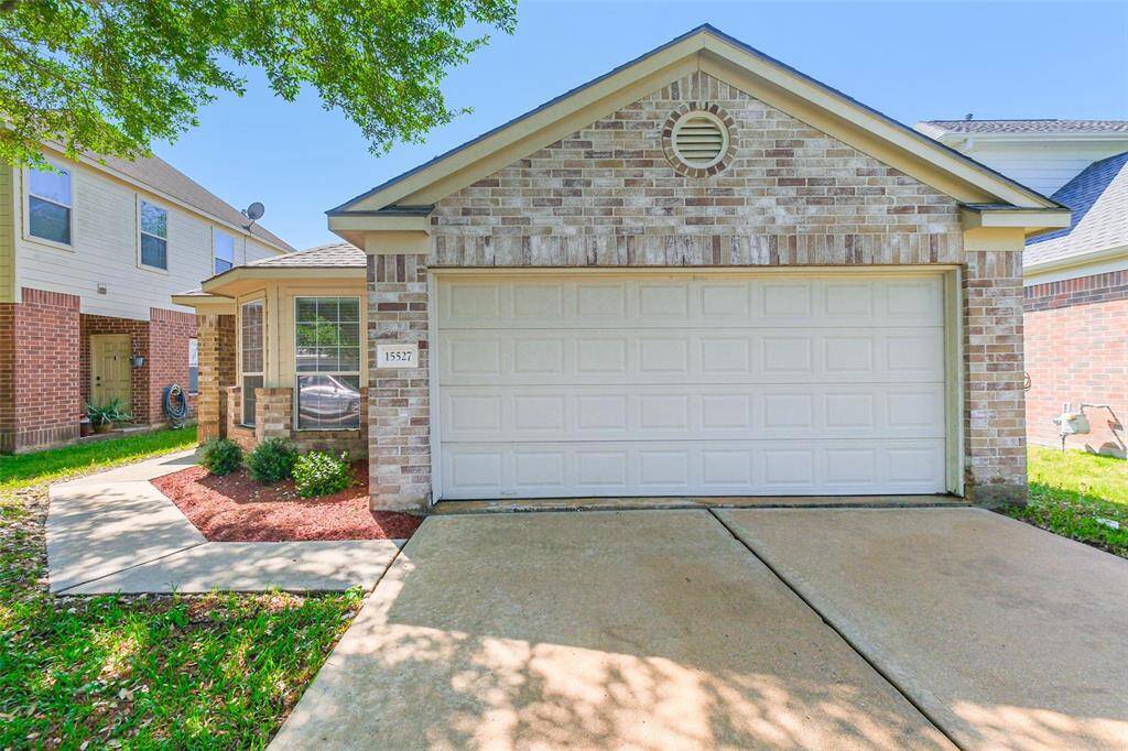 15527 Fir Woods Ln