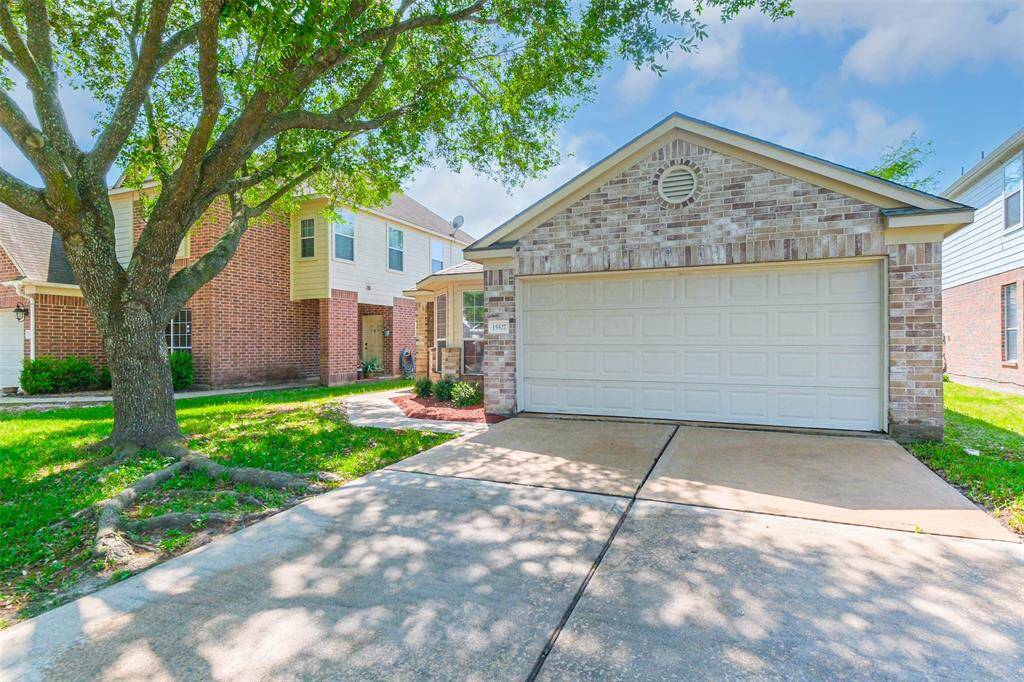 15527 Fir Woods Ln