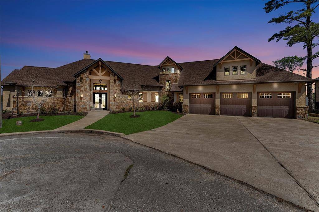 Inside, this exceptional home is thoughtfully designed for everyday luxury and effortless entertaining. It features 4 spacious suites, 4.5 bathrooms, 2 game rooms, an impressive family room with a dramatic stone fireplace, open-concept dining, and a chef’s island kitchen. With a dedicated study, well-equipped mud room, and high-end finishes throughout, every detail reflects quality and comfort.