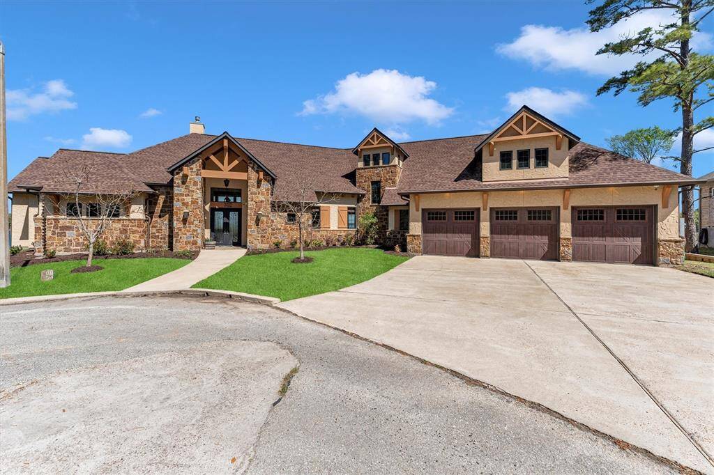 The four-car tandem garage, paired with a triple-wide driveway, provides plenty of space for everyday use and makes parking a breeze for all of your guests. Enjoy picture-perfect views of the 13th and 14th greens right from your private patio!