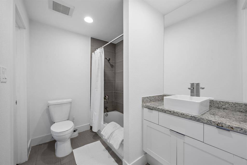 Unit 8 Bathroom