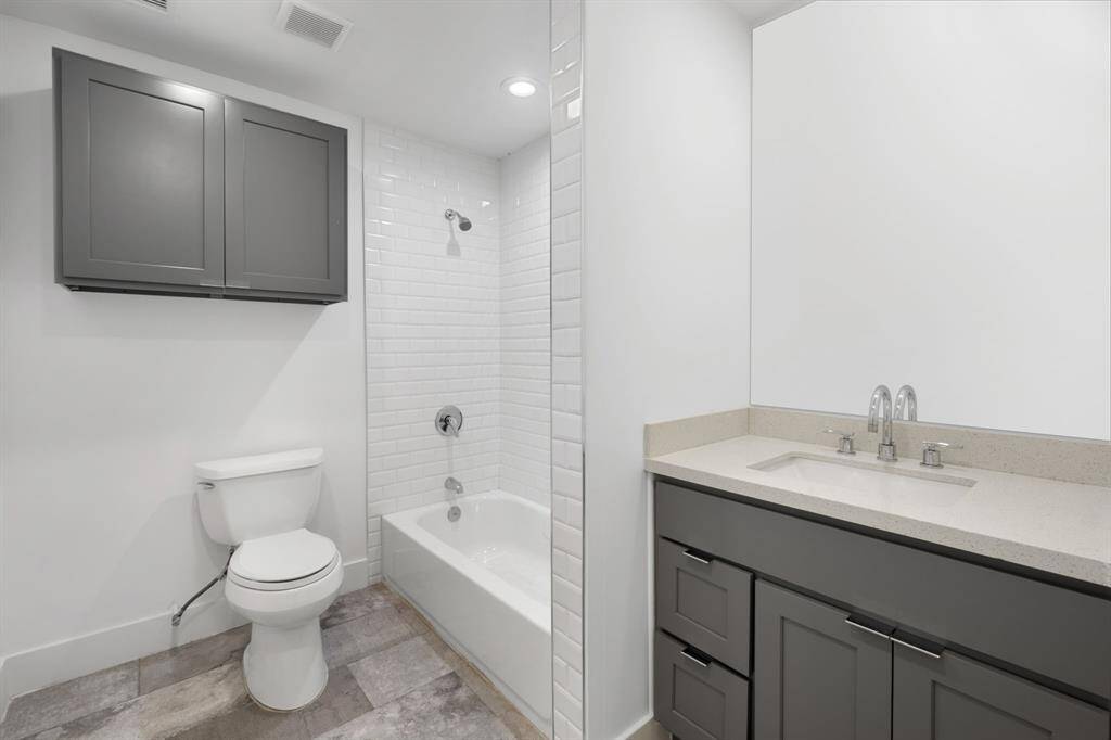Unit 4 - 1 Bedroom 1 Bath