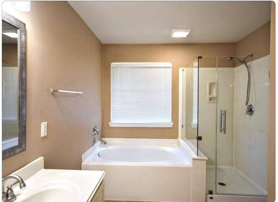 Master Bathroom-2nd floor