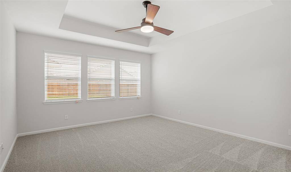 Spacious primary suite (*Photo not of actual home and used for illustration purposes only.)