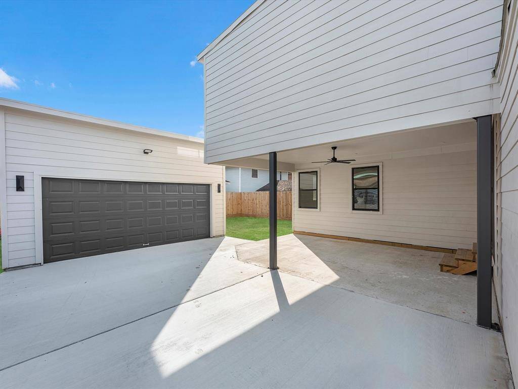Detached garage.