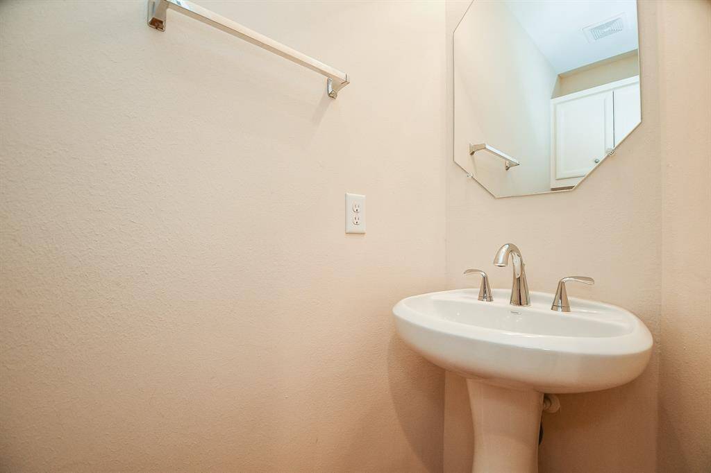 Even this darling half-bath has a peaceful vibe!