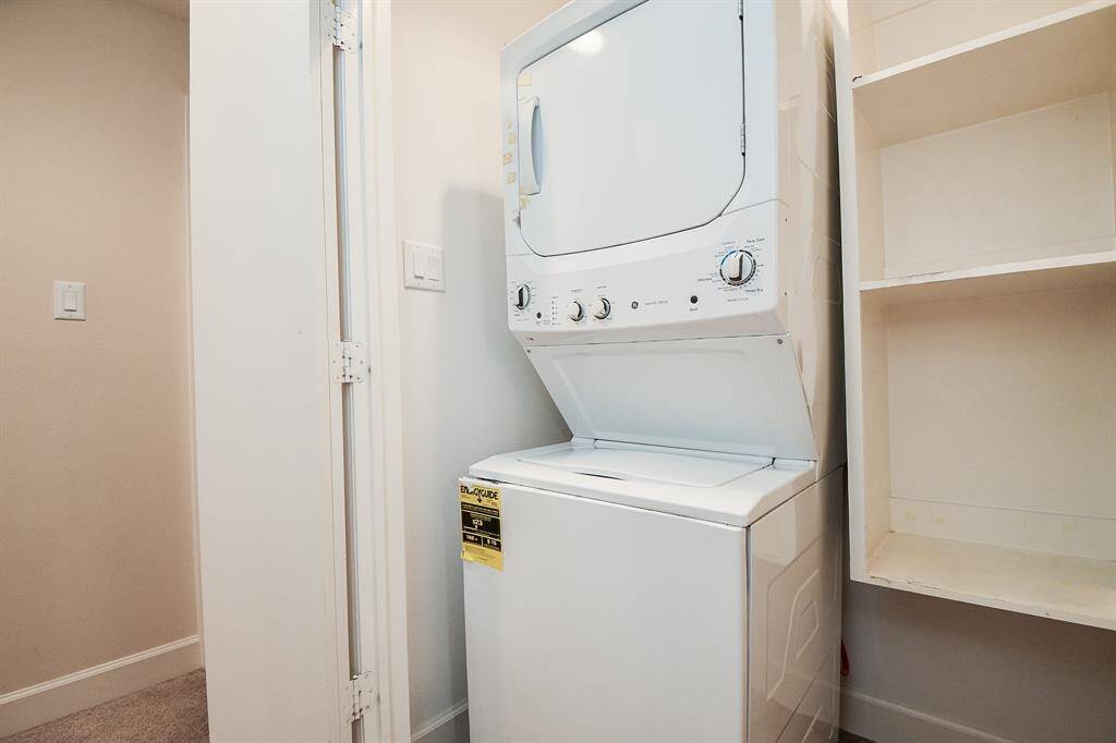 The combined, up-and-down washer/dryer saves space!