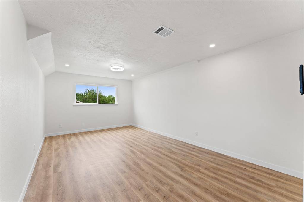 2nd secondary bedroom