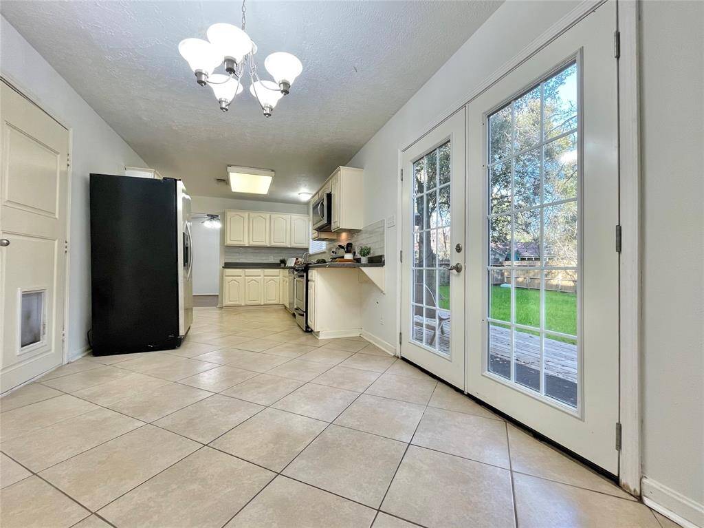 Breakfast room connects to laundry room