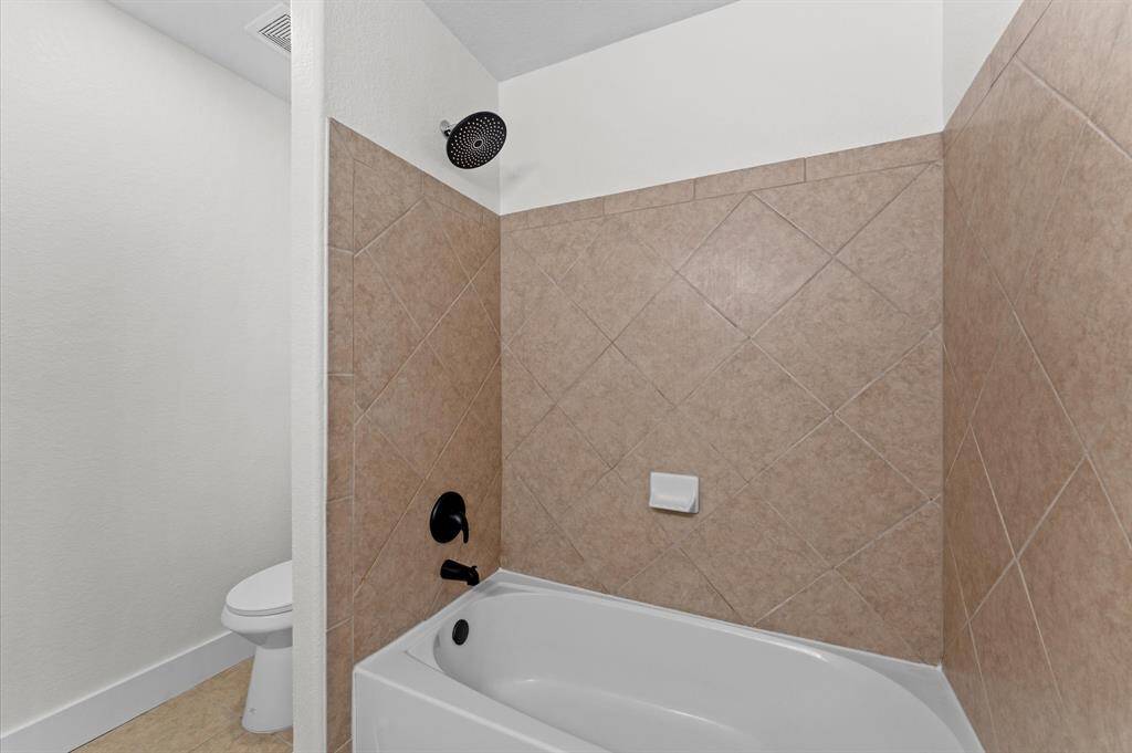 Jack & Jill Bathroom for bedroom 4 and 5