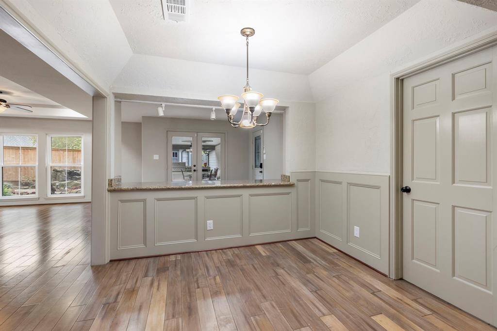 Breakfast area open to kitchen