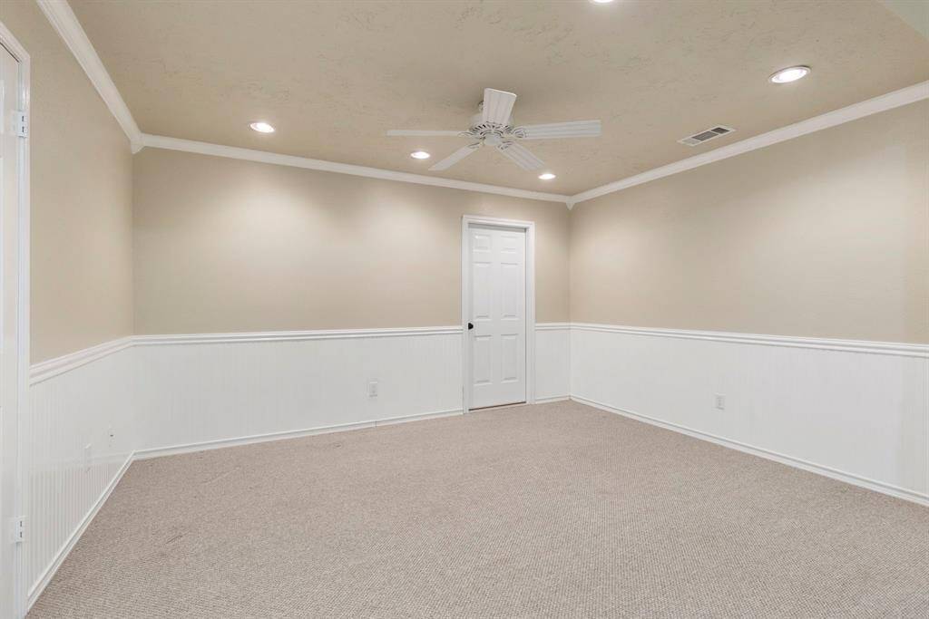 Upstairs game/sitting room with access to walk in attic
