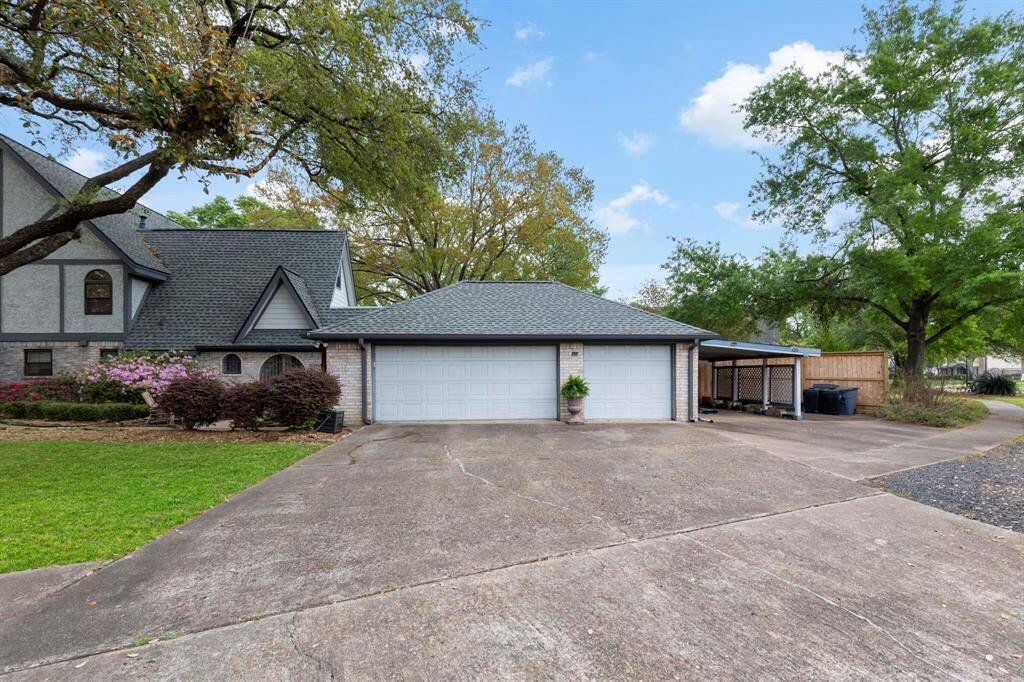3 Car garage with carport