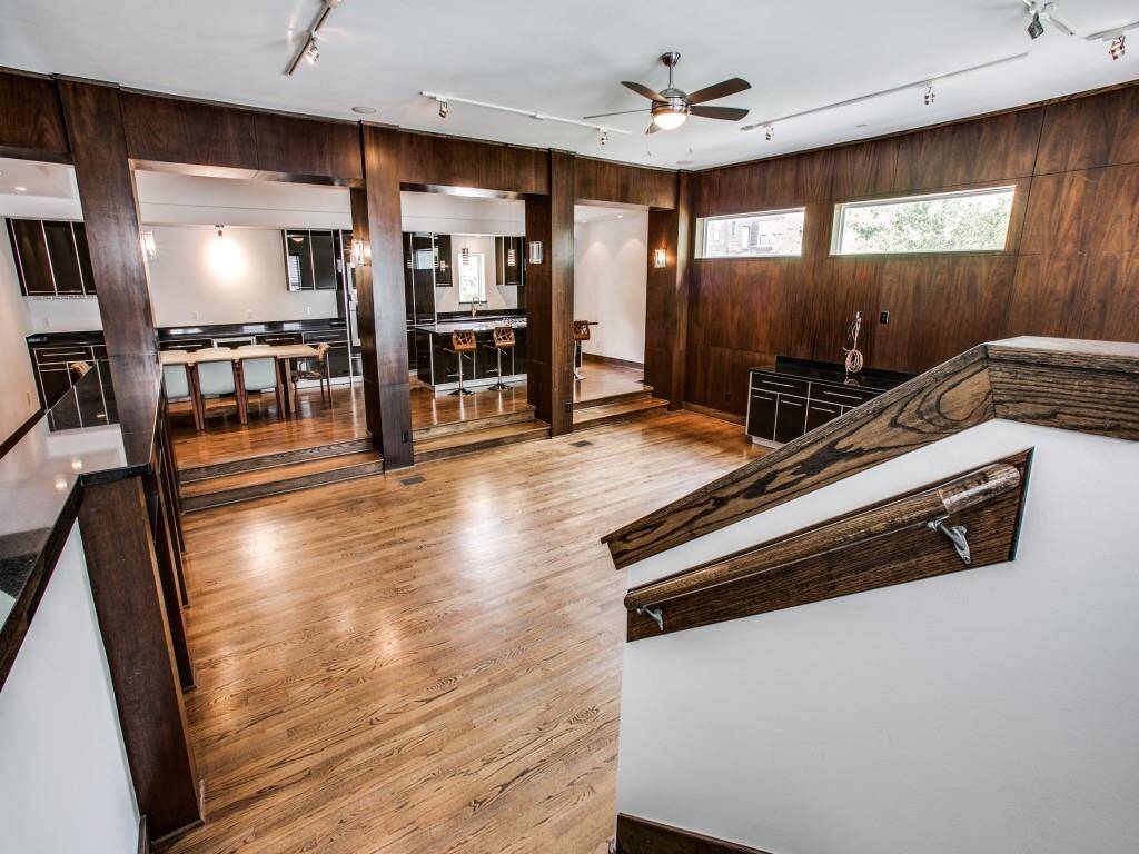 2nd floor living area