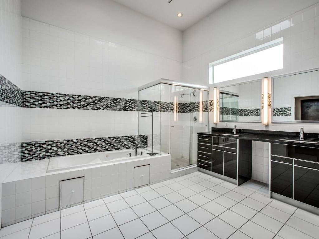 Spacious Primary Bath