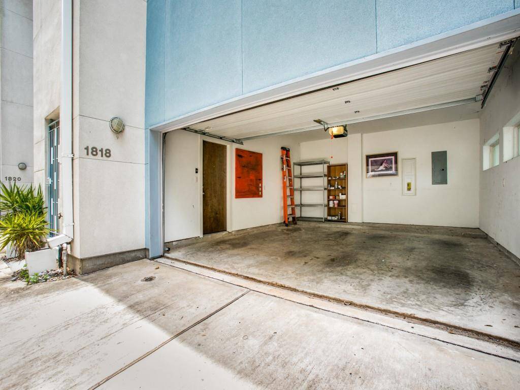Oversized garage