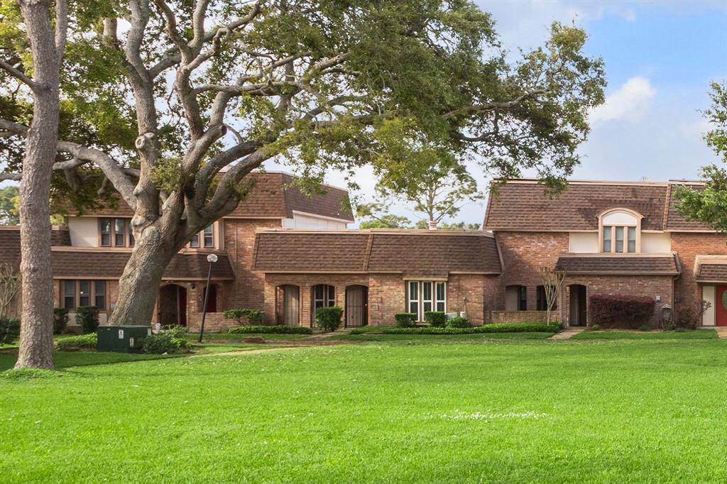 Welcome Home to your one story home!