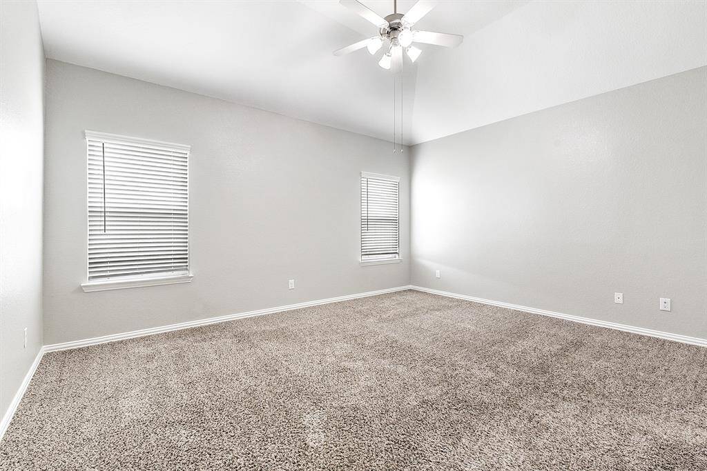 Large primary bedroom.