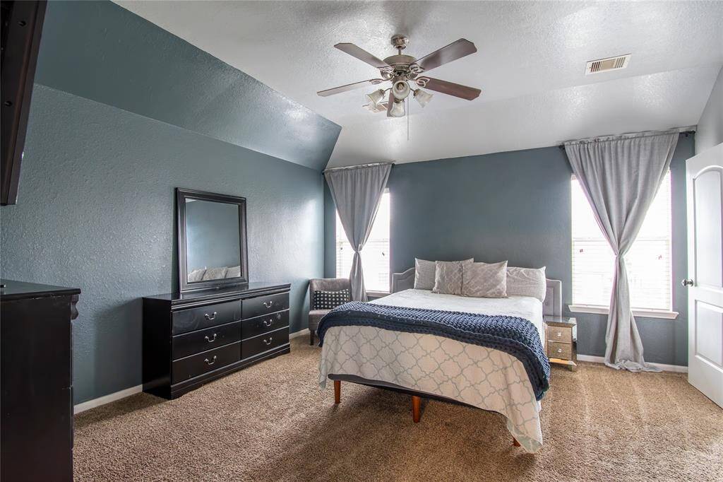 Primary bedroom - Upstairs