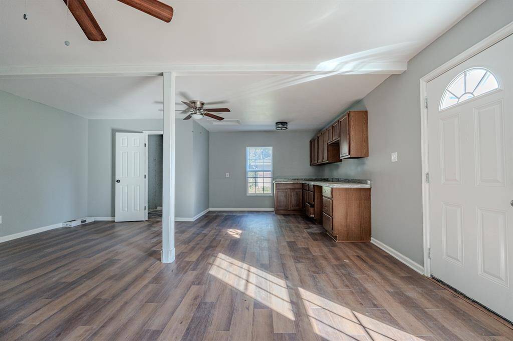 Garage apartment is well-suited for a cozy yet functional studio or one-bedroom setup, making it an ideal rental opportunity as well.
