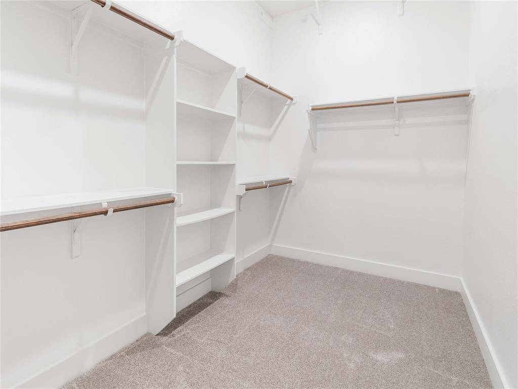 Pecan_Villa_Lavaca_Traditional_18_Master Closet_01