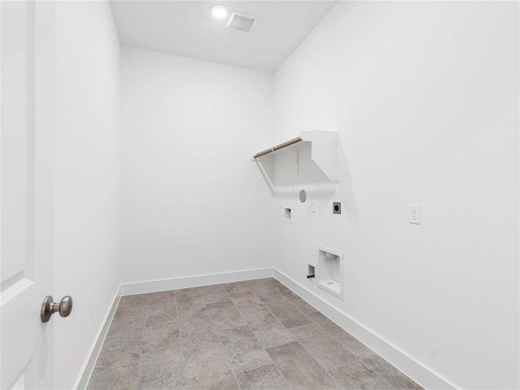 Pecan_Villa_Lavaca_Traditional_18_Mudroom_01