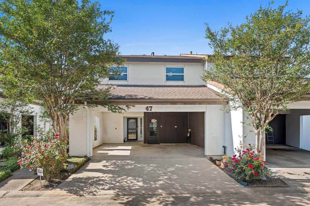 Welcome Home to 7615#47@S, Braeswood.Gorgeous entry way.