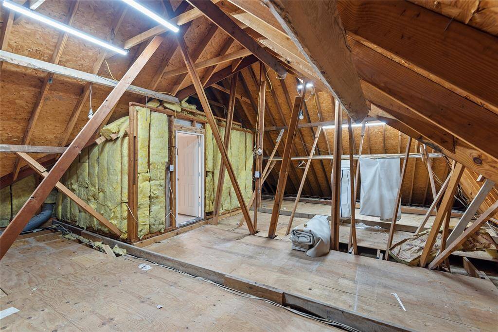 A Texas Basement! Upstairs, just off the extra room is over 500 sq.ft of floored storage space.