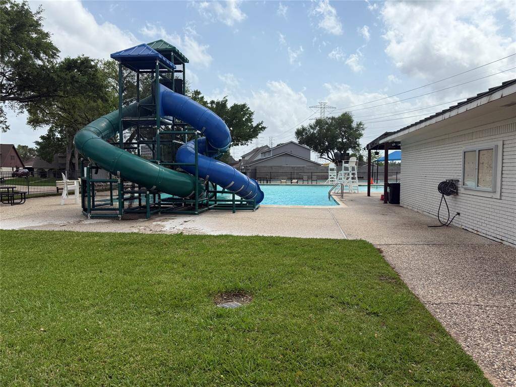 Community pool