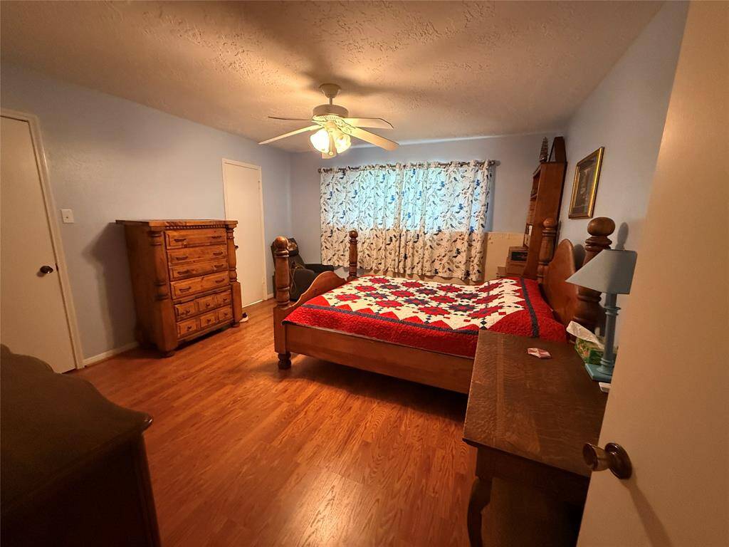 Primary bedrom